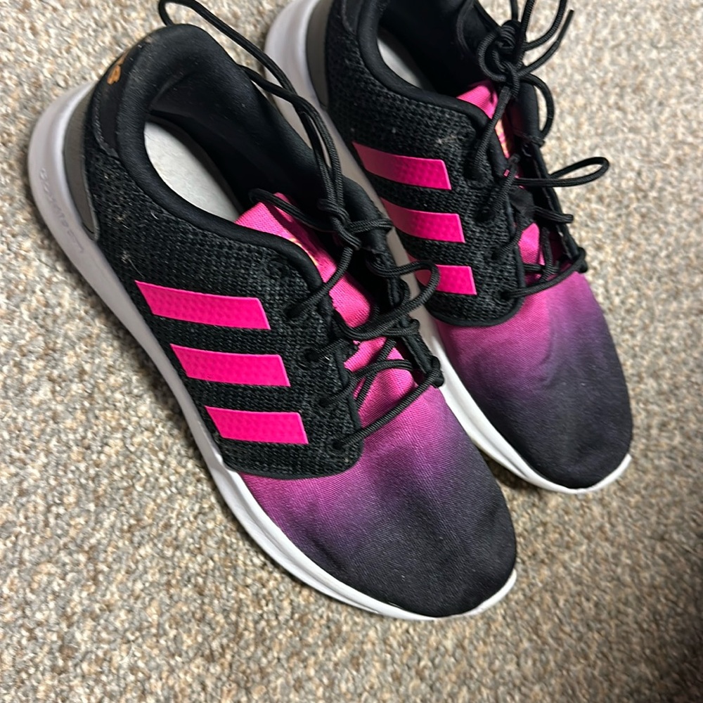 Adidas memory foam tennis shoe size 6
